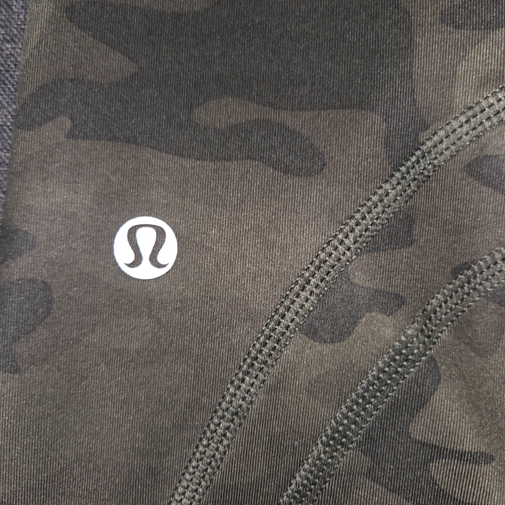 Lululemon Run INSPIRE CROP II Savasana Green Camo LUXTREME Crop Leggings - Picture 5 of 6
